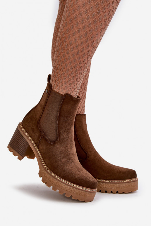 Dámské Zateplené Botky Na Podpatku Eko Semišové Hnědé Irissinae Dámské Zateplené Botky Na Podpatku Eko Semišové Hnědé Irissinae