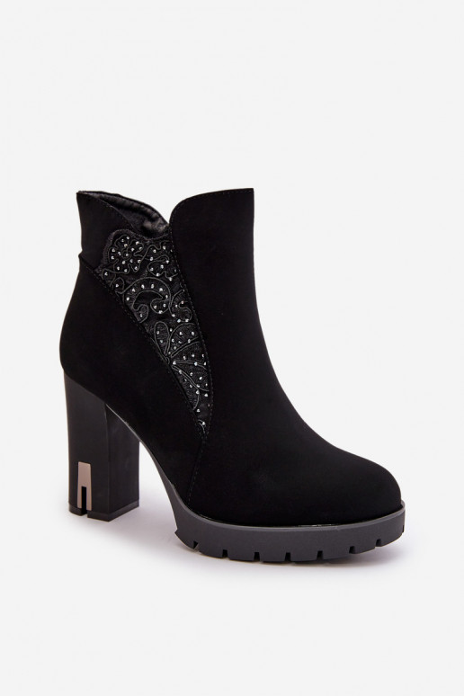 Zateplené dámské boty na vysokém podpatku s výšivkou černé Verissae Zateplené dámské boty na vysokém podpatku s výšivkou černé Verissae