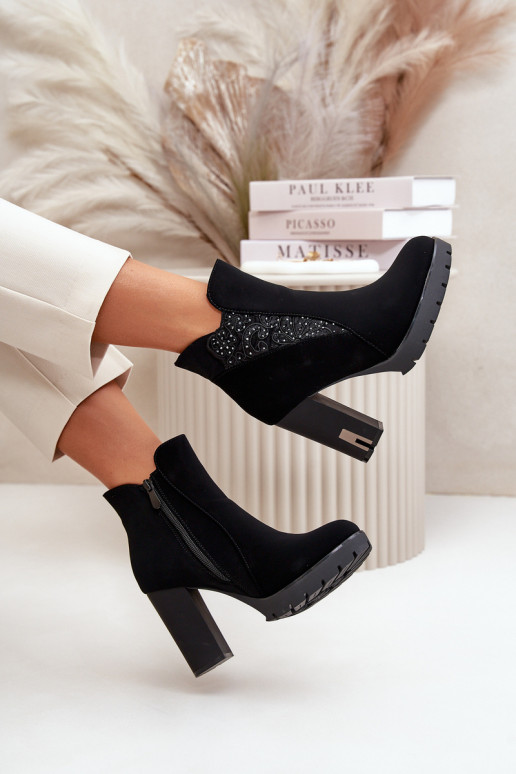 Zateplené dámské boty na vysokém podpatku s výšivkou černé Verissae Zateplené dámské boty na vysokém podpatku s výšivkou černé Verissae