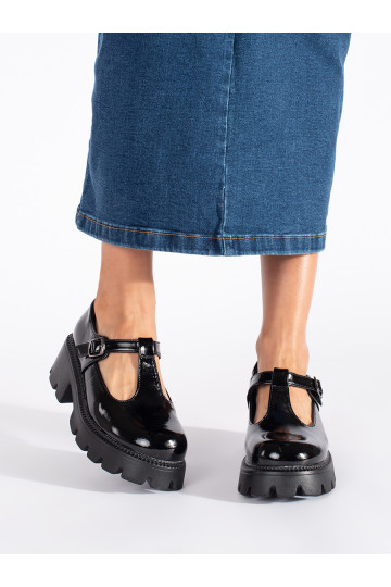 Černé lakované polobotky na platformě dámské