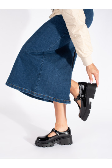 Černé lakované polobotky na platformě dámské 2