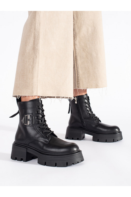 Kožené černé kotníkové boty na hrubé podrážce