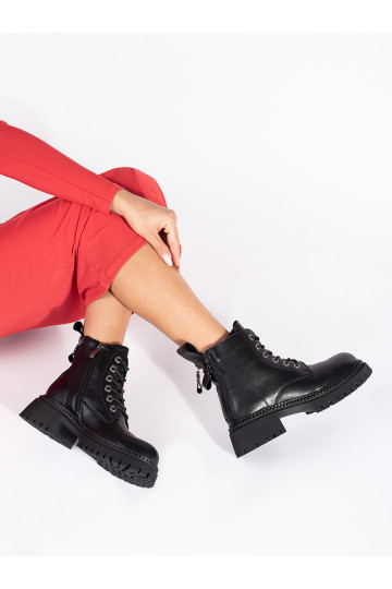 Kožené černé kotníkové boty dámské 2