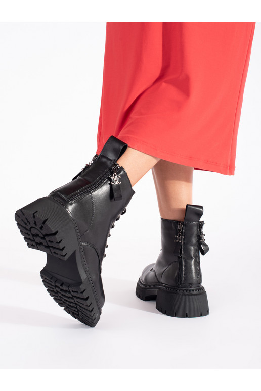 Kožené černé kotníkové boty dámské