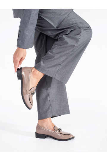 Lakované béžové mokasíny dámské 2