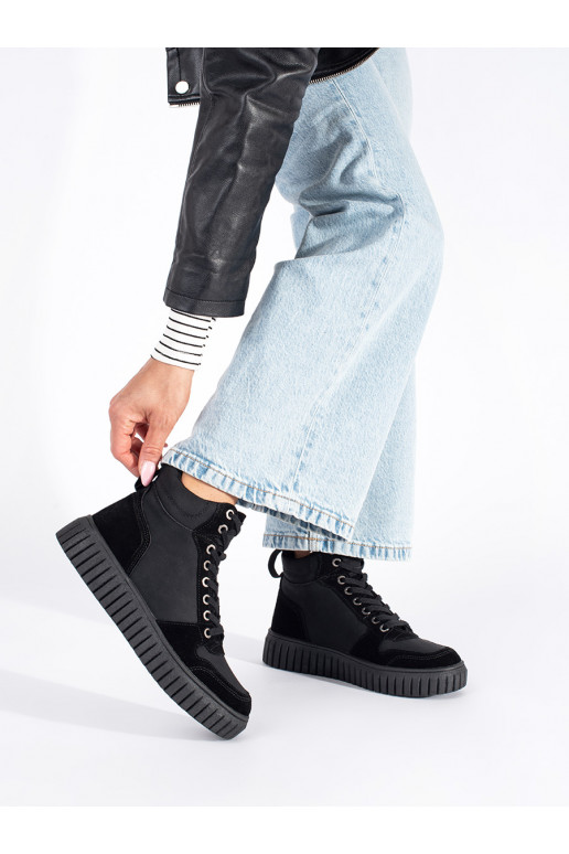 Černé kotníkové boty z přírodní kůže na hrubé vzorované podrážce