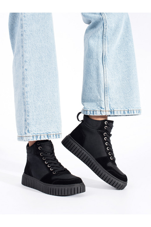 Černé kotníkové boty z přírodní kůže na hrubé vzorované podrážce