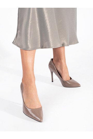 Béžové lakované dámské lodičky 2