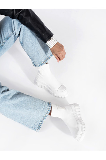 Bílé vysoké kotníkové boty na platformě 2