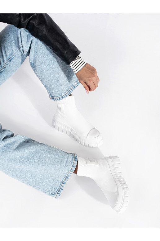 Bílé vysoké kotníkové boty na platformě