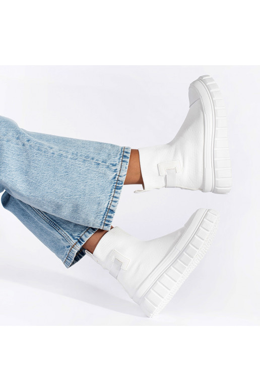 Bílé vysoké kotníkové boty na platformě