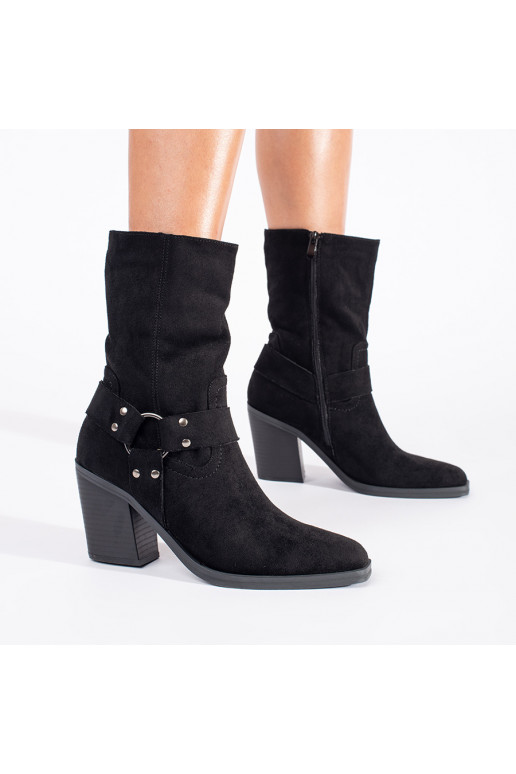 Semišové černé kotníkové boty na sloupku