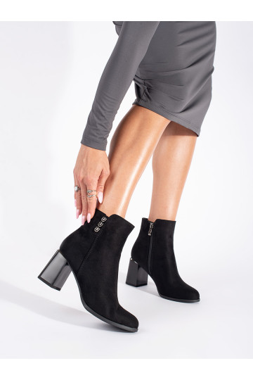 Semišové černé kotníkové boty na sloupkovém podpatku