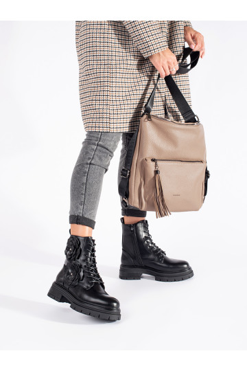 Černé zateplené workery s květy 2