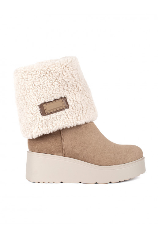 Tmavě béžové zateplené dámské kozačky na klínku Tmavě béžové zateplené dámské kozačky na klínku