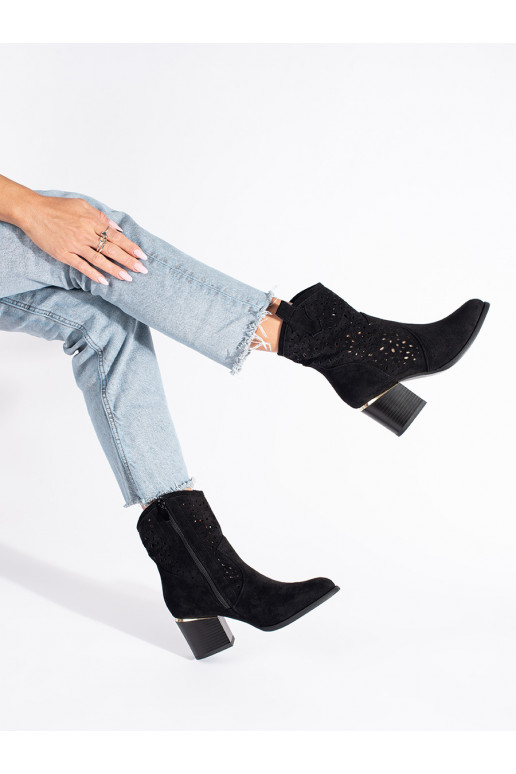 Ažurové kotníkové boty kovbojky černé na sloupku