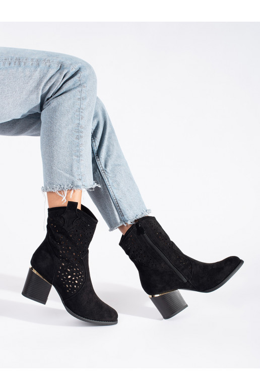 Ažurové kotníkové boty kovbojky černé na sloupku