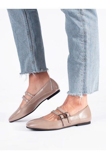 Béžové lakované baleríny se zapínáním 2