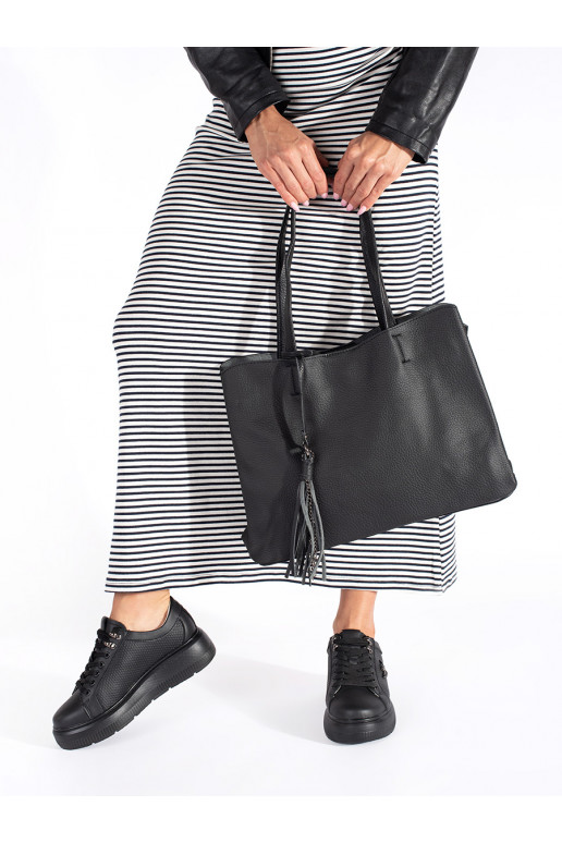 Černá velká kabelka s třásněmi