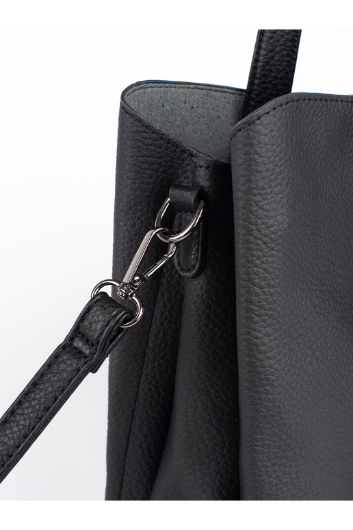 Černá velká kabelka s třásněmi