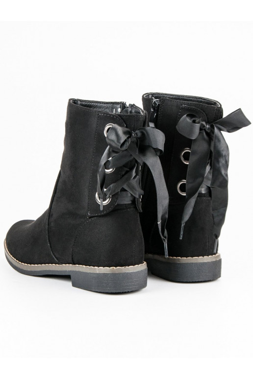 Klasické kotníkové boty se stužkou