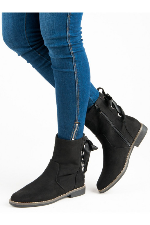 Klasické kotníkové boty se stužkou