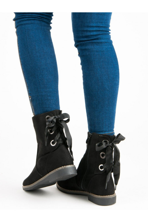 Klasické kotníkové boty se stužkou