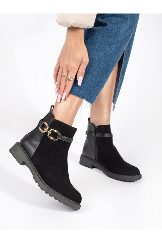 Černé dámské kotníkové boty s ozdobnou sponou