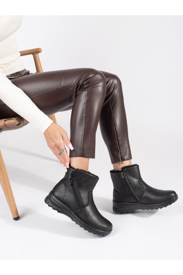 Černé pohodlné zateplené dámské kotníkové boty 2