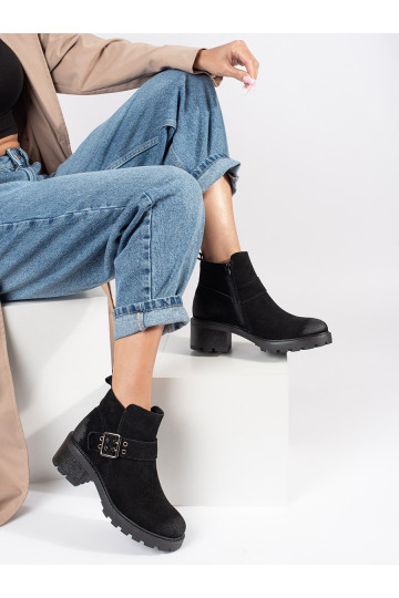 Černé dámské kotníkové boty na podpatku z přírodní kůže nubuk s ozdobnou sponou Sergio Leone 2