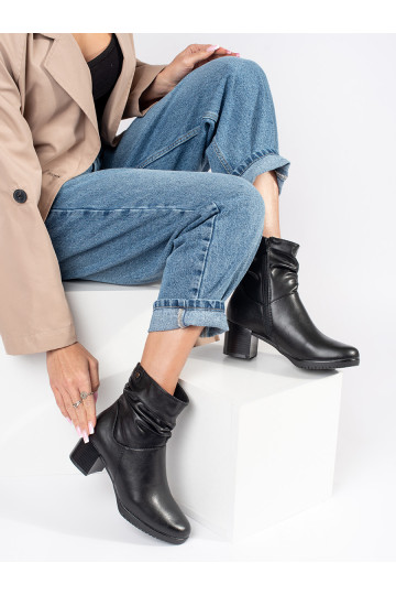 Černé dámské kožené kotníkové boty na sloupku s vrásněným svrškem Sergio Leone 2