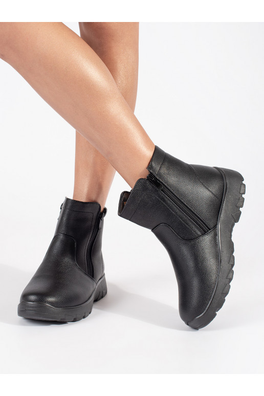 Černé lehké dámské kotníkové boty zateplené