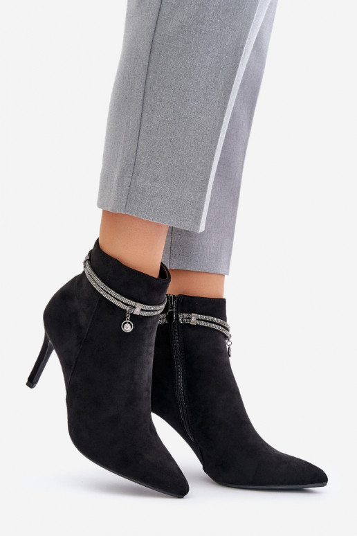 Boty Na Podpatku S Dekorativním Pásem Eko Sametové Vinceza 16469 Černé Boty Na Podpatku S Dekorativním Pásem Eko Sametové Vinceza 16469 Černé