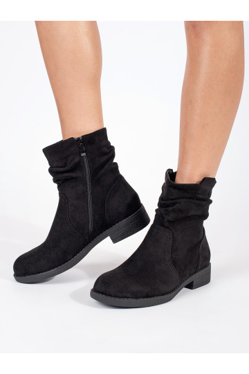 Černé semišové kotníkové dámské boty kovbojky 2