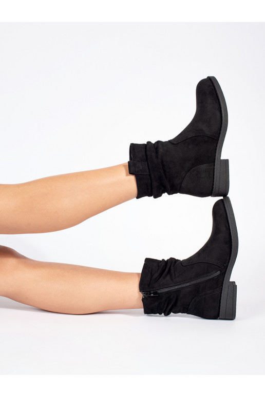 Černé semišové kotníkové dámské boty kovbojky