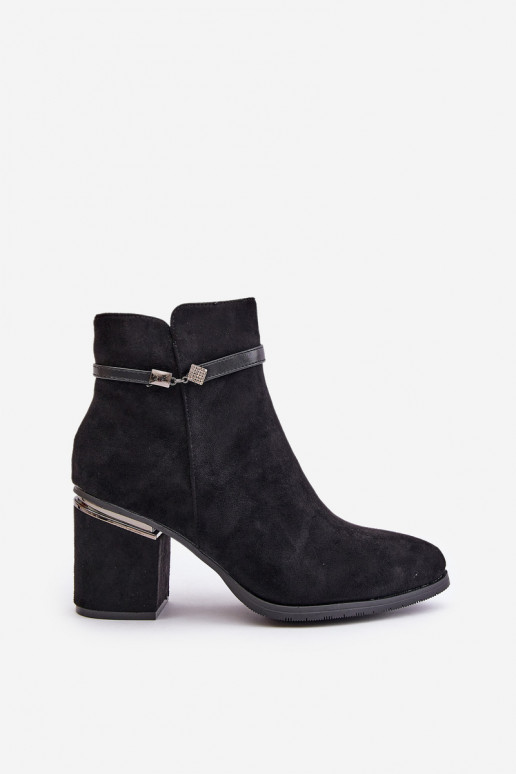 Zateplené dámské boty na podpatku s ozdobným páskem černé Vinceza 16446 Zateplené dámské boty na podpatku s ozdobným páskem černé Vinceza 16446