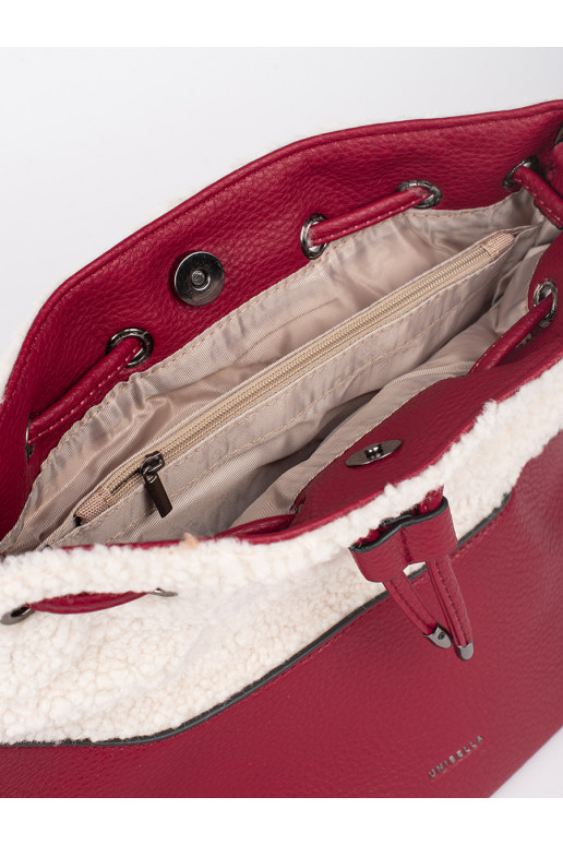 Červená dámská kabelka s kožešinovou částí beránkového typu