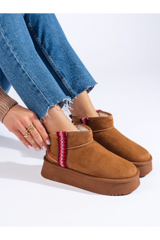 Semišové sněhule na platformě camelové