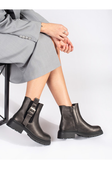 Tmavě hnědé kotníkové boty štibletky dámské s přezkou 2