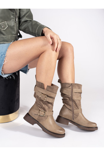 Béžové kozačky na nízkém podpatku s přezkami 2