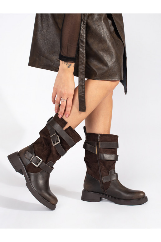 Tmavě hnědé kozačky na nízkém podpatku s přezkami