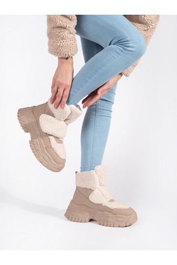 Béžové sněhule na platformě s kožešinou beránkového typu