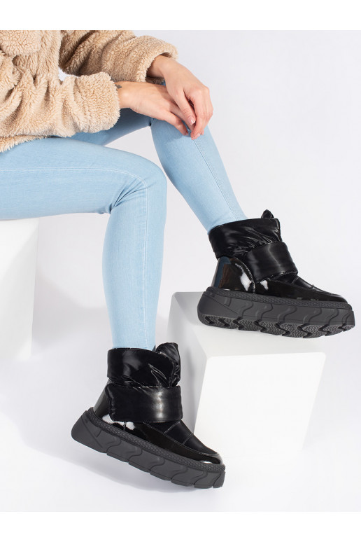 Černé zateplené dámské sněhule na hrubé podrážce