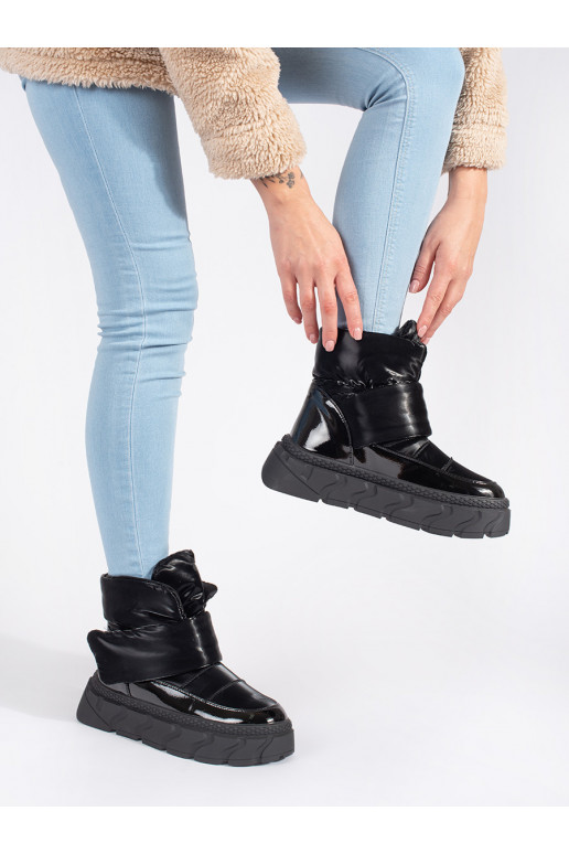 Černé zateplené dámské sněhule na hrubé podrážce