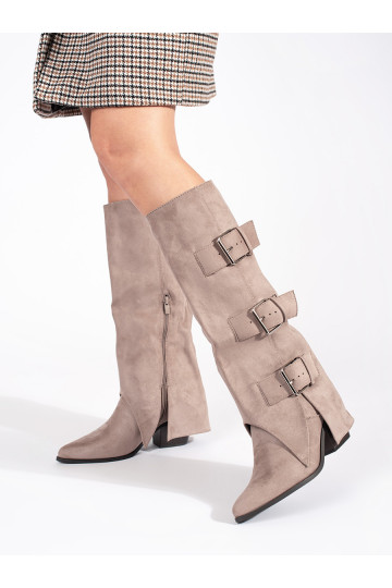 Béžové dámské semišové kozačky na sloupku s přezkami 2