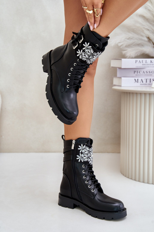 Zateplené pracovní boty s ozdobným pásem a přezkami černé Viveria Zateplené pracovní boty s ozdobným pásem a přezkami černé Viveria