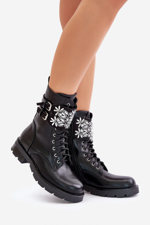 Zateplené pracovní boty s ozdobným pásem a přezkami černé Viveria Zateplené pracovní boty s ozdobným pásem a přezkami černé Viveria