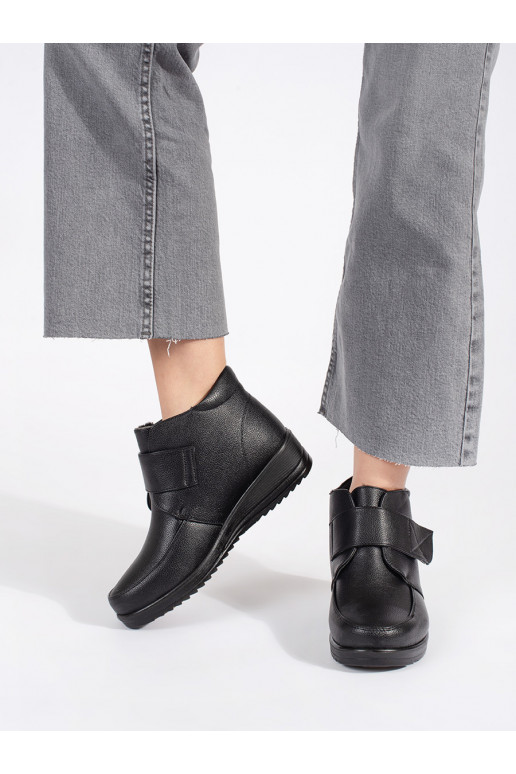 Černé zateplené kotníkové dámské boty na klínku