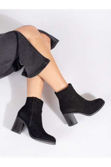 Černé semišové klasické kotníkové boty dámské na sloupku 2