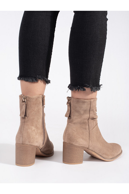 Béžové semišové dámské kotníkové boty s nařaseným svrškem